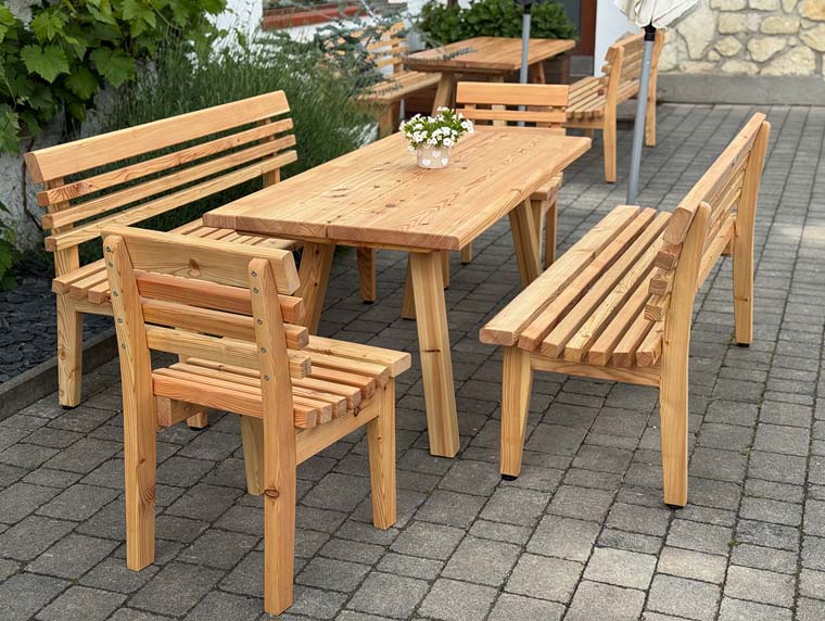Gartenmöbel - Set für drei Personen